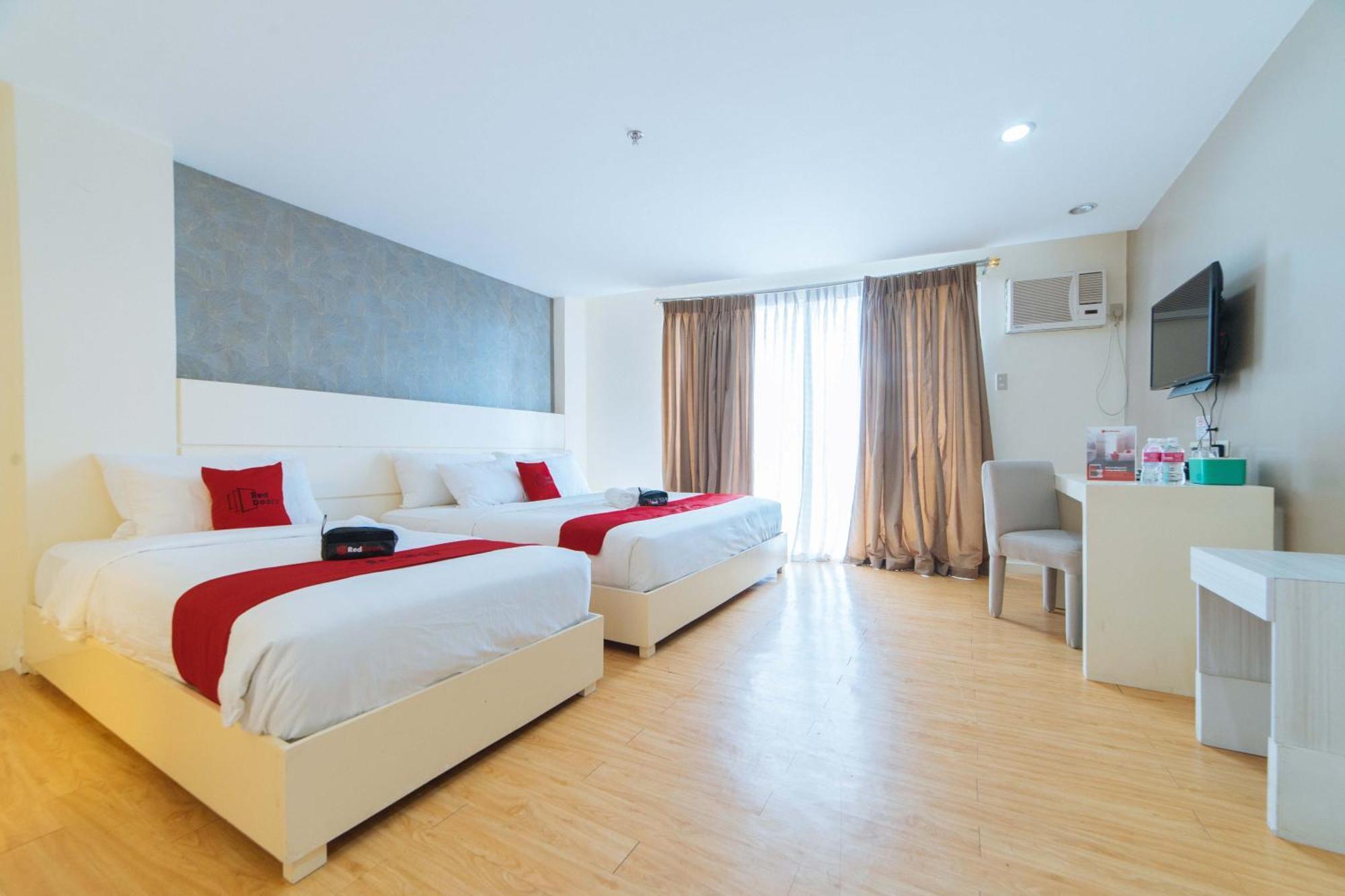 Reddoorz Plus At Hotel Metro Kalibo Exterior photo